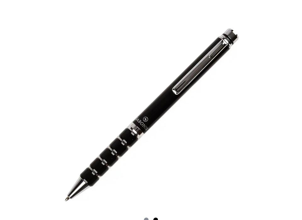 Bolígrafo SABONIS de metal.Su diseño es la combinación del buen hacer lujo y personalidad. Ideal para las grandes ocasiones y el momento exacto para ser utilizada. Calidad garantizadaPrecio unitario, incluye estuche.