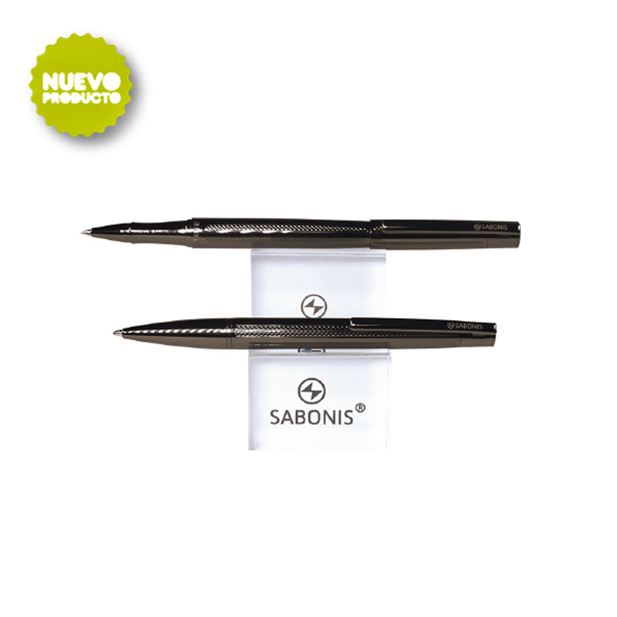 JUEGO DE BOLÍGRAFO + ROLLER.Su diseño es la combinación del buen hacer lujo y personalidad. Ideal para las grandes ocasiones y el momento exacto para ser utilizada. Calidad garantizada.Precio por juego, incluye estuche.Color: Peltre.Tinta: Negra.