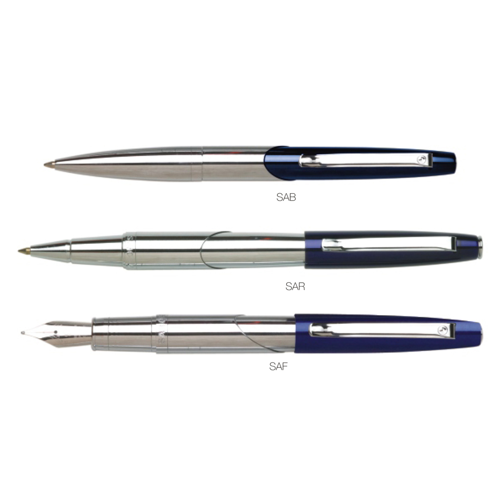 Bolígrafo de Metal, también presentación en Roller y Fuente.Su diseño es la combinación del buen hacer, lujo y personalidad. Ideal para las grandes ocasiones y el momento exacto para ser utilizada. Calidad garantizada. Incluye estuche.Precio unitario, incluye estuche.Color: Azul c/plata y plomo c/plata.Tinta: Negra.